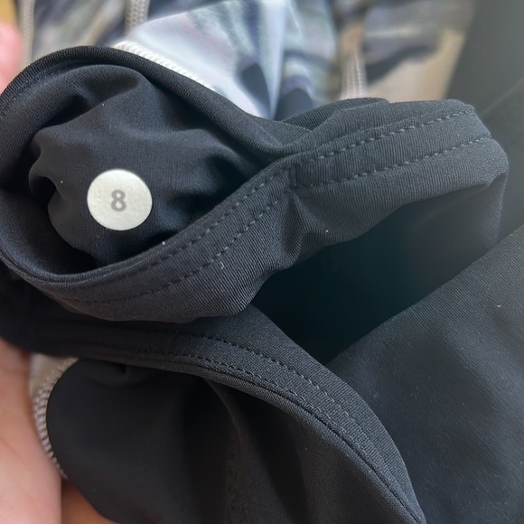 Lululemon Water Bound Short size 8 - Picture 9 of 9